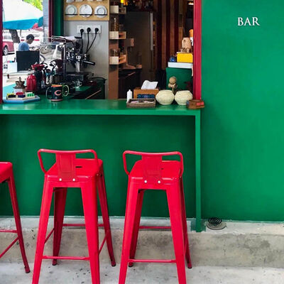 Colorful Retro Metal Cafe High Bar Stools For Restaurant Bar Dining