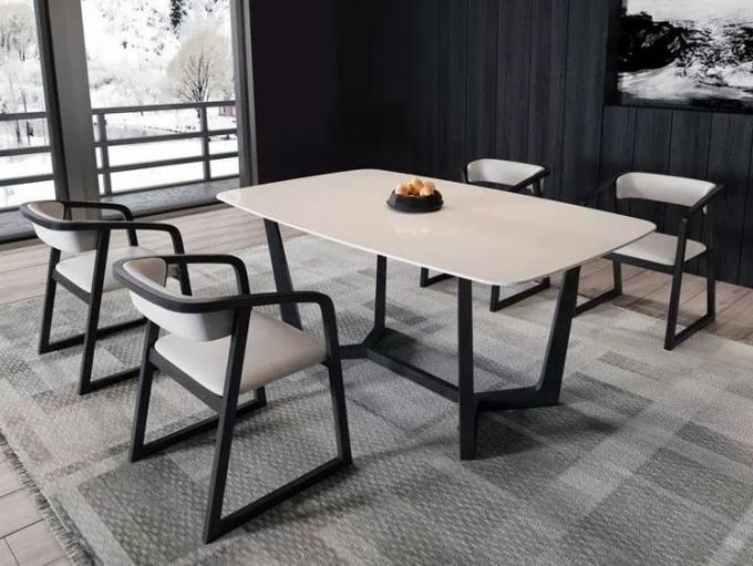 ヨーロッパの骨董品中国は椅子を食事する革カシ木を作った